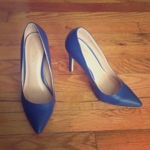 Women’s size 9 blue heels. Journee Collection